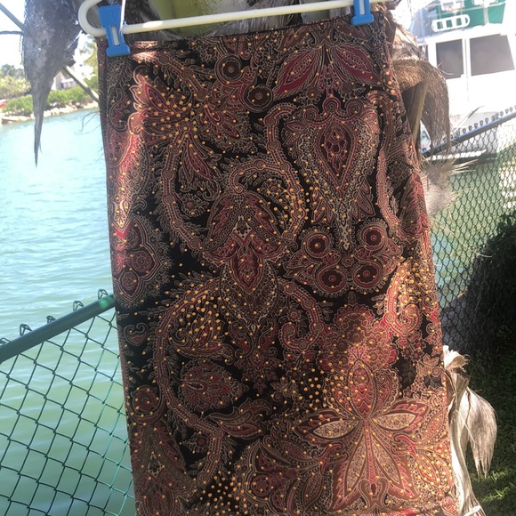 IN San Francisco Dresses & Skirts - Shimmering SM skirt. Fully lined elastic waist